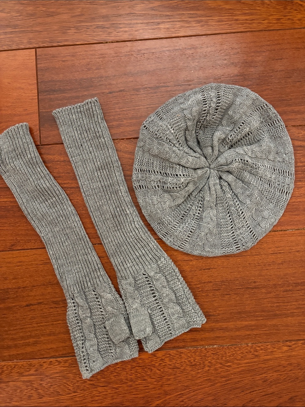Women’s Gray Knit Beret and Arm Warmers Set
